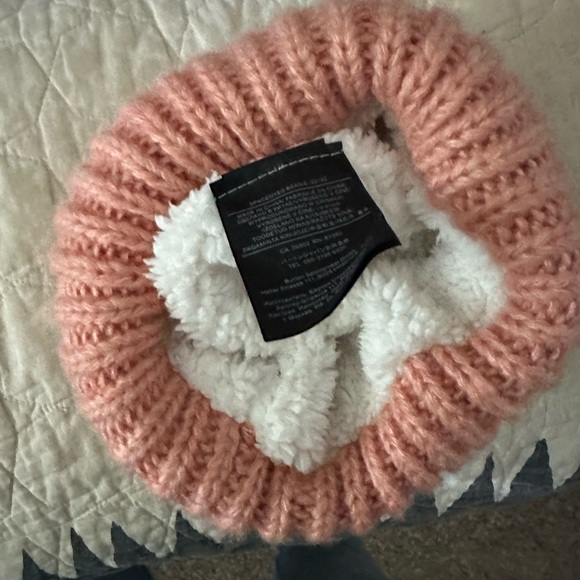 Burton Women’s Pretty Pink Winter Beanie - Picture 2 of 4